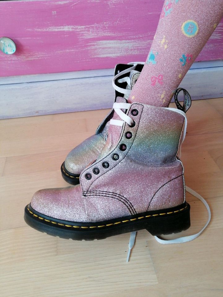 Dr. Martens Rainbow  Boots Chelsea high Leder exclusiv limited in Reutlingen