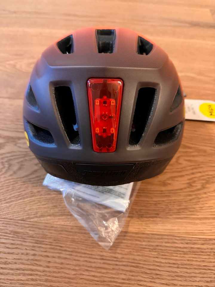 Kinderfahrradhelm Specialized in Laudenbach