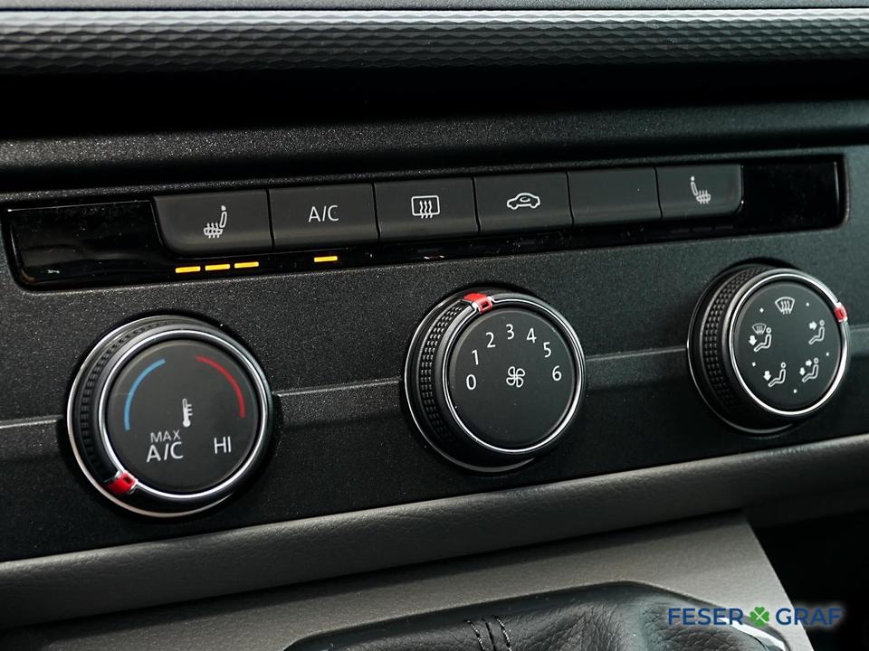 Volkswagen T6.1 Transporter Kasten 2.0 TDI AHK 4Season DAB+ in Erlangen