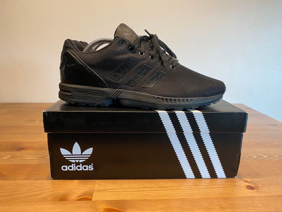 Adidas ZX Flux All Black in Düren