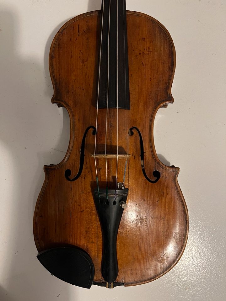 Alte Geige  Christian Götz, Hof 18.. in Köln