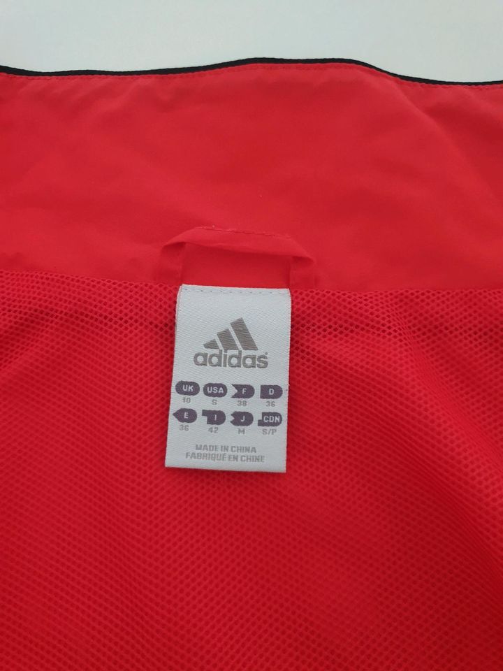 Leichte Adidas Jogging-Jacke / Trainingsjacke in Warstein