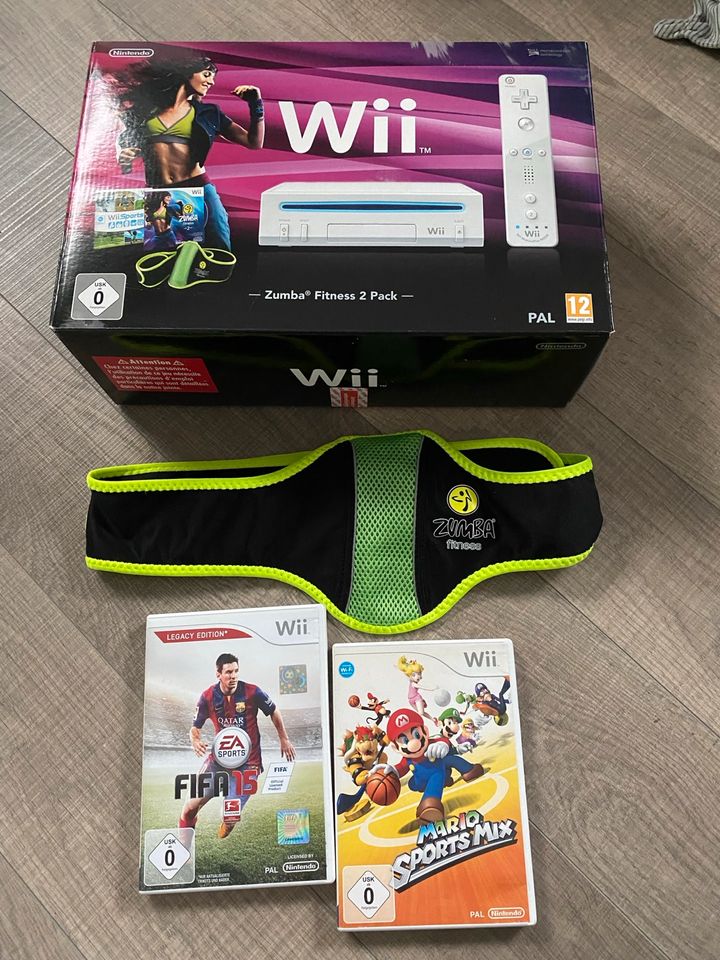 Nintendo Wii Konsole Zumba Fitness 2 Pack + 1 weiteres Spiel in Wolfsburg