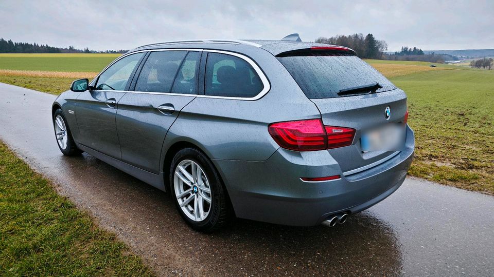 BMW 520d xDrive voll Ausstattung in Dietenheim