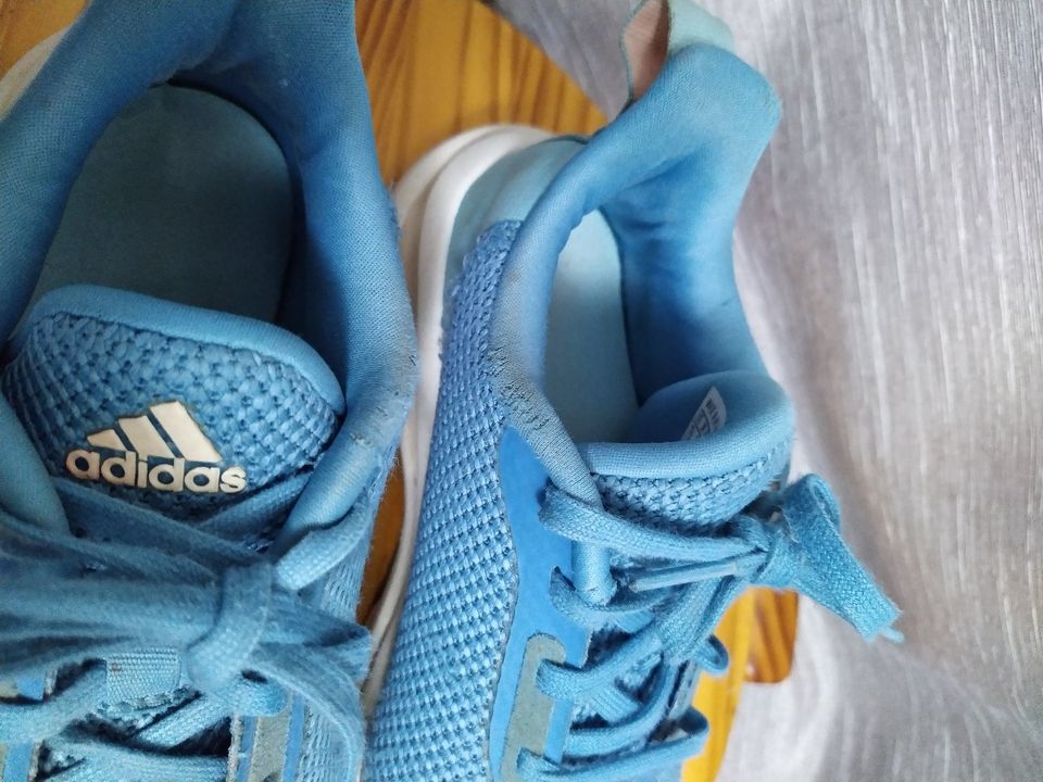 Adidas Cloudfoam Gr 33 blau in Baden-Württemberg - Malterdingen |  Gebrauchte Kinderschuhe Größe 33 kaufen | eBay Kleinanzeigen ist jetzt  Kleinanzeigen