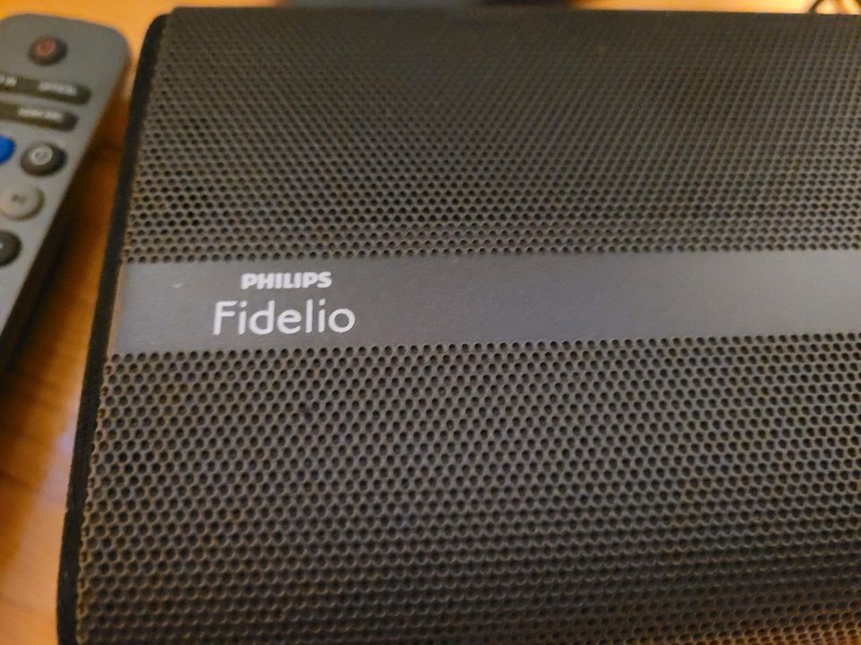 Philips Fidelio B1 Soundbar, nano cinema speaker in Dortmund