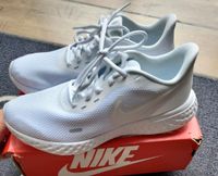 Nike Revolution 5 weiß Herren. Neu Nordrhein-Westfalen - Unna Vorschau