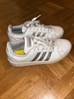 Adidas weiß.- gold Hessen - Dreieich Vorschau