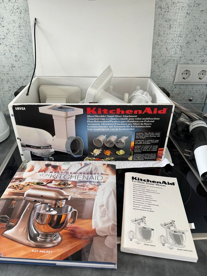 KitchenAid Artisan mit viel Zubehör in Ebhausen