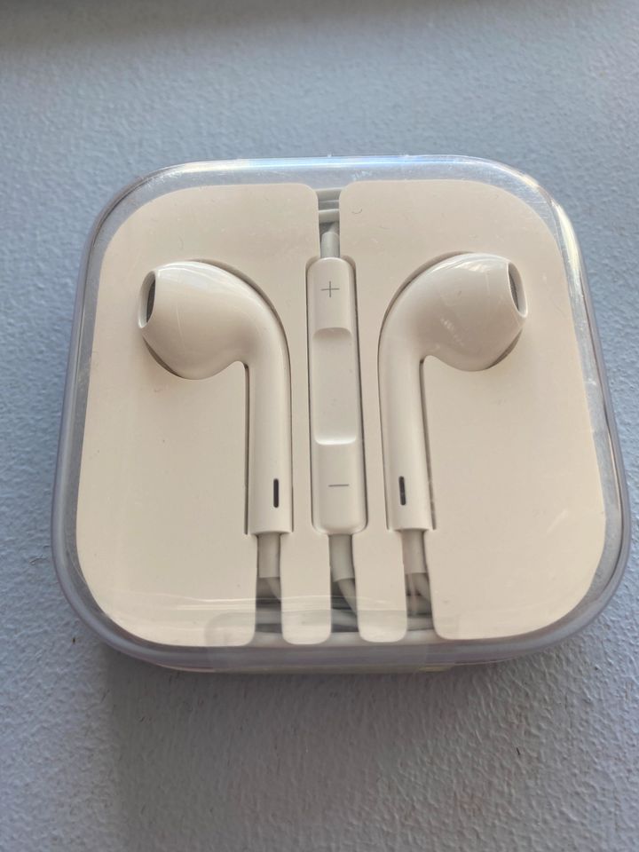 Original Apple EarPods Kopfhörer NEU in Essen - Rellinghausen | Apple  iPhone gebraucht kaufen | eBay Kleinanzeigen ist jetzt Kleinanzeigen