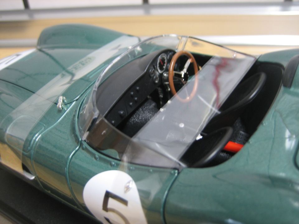 Modellauto CMR 1:18 Aston Martin DBR 1 Le Mans 1959 NEU OVP in Viersen
