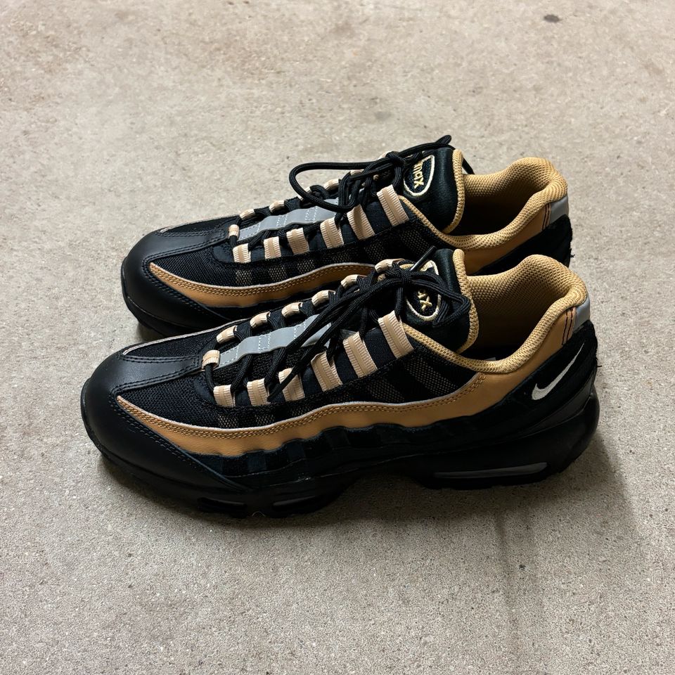 Nike Air Max 95 Black Elemental Gold Schwarz Grau 43 Neu in Köln