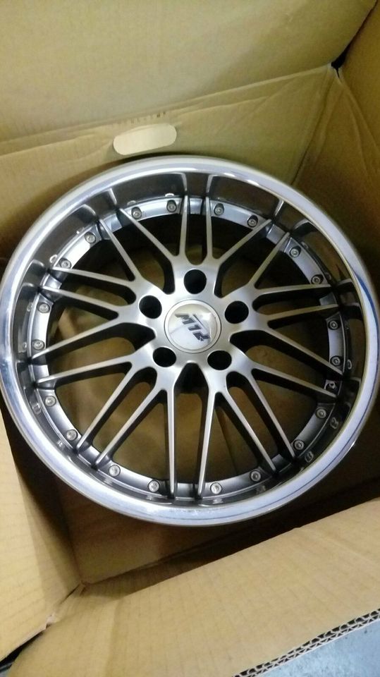 Satz Alufelgen mit Edelstahlbett  8x18" LK 120  BMW / VW in Niederzier