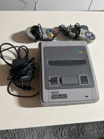 Super Nintendo mit 2 Controller Nordrhein-Westfalen - Altena Vorschau