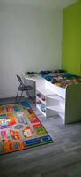 Kinderbett / Hochbett mit Schreibtisch und Regalen Nordrhein-Westfalen - Hückelhoven Vorschau
