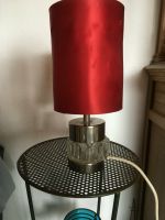 Vintage Tischleuchte mid century roter Schirm Metall Glasfuß 60er Nordrhein-Westfalen - Dorsten Vorschau