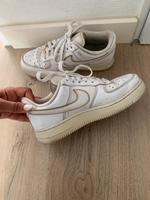 Weiß goldene Nike Air Force 1 Nordrhein-Westfalen - Recklinghausen Vorschau