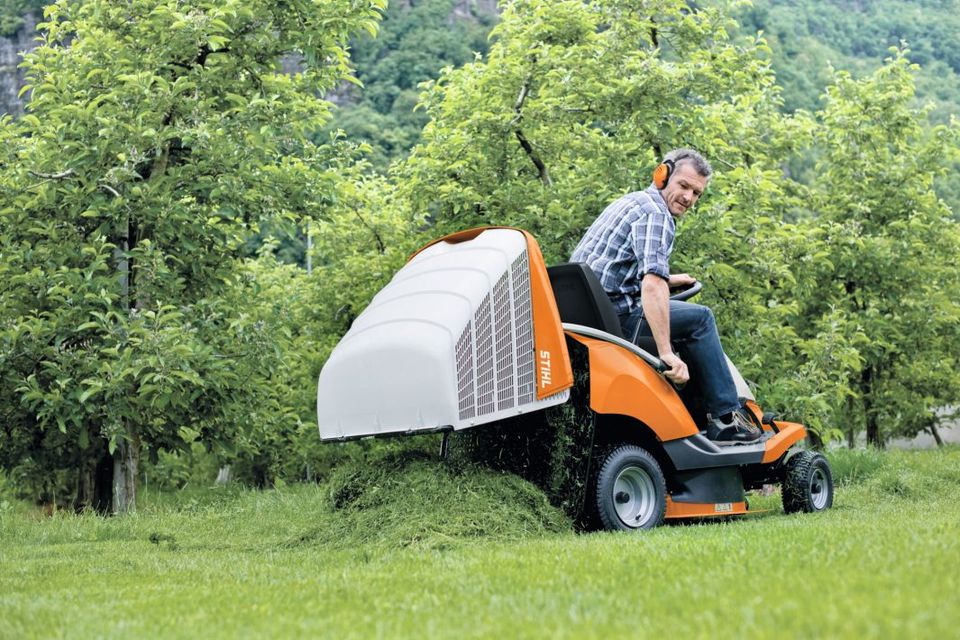 Stihl Aufsitzmäher RT 4082 in Hildesheim