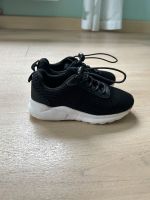 Turnschuhe sneakers Gr. 28 schwarz cool modern stylisch Nürnberg (Mittelfr) - Aussenstadt-Sued Vorschau