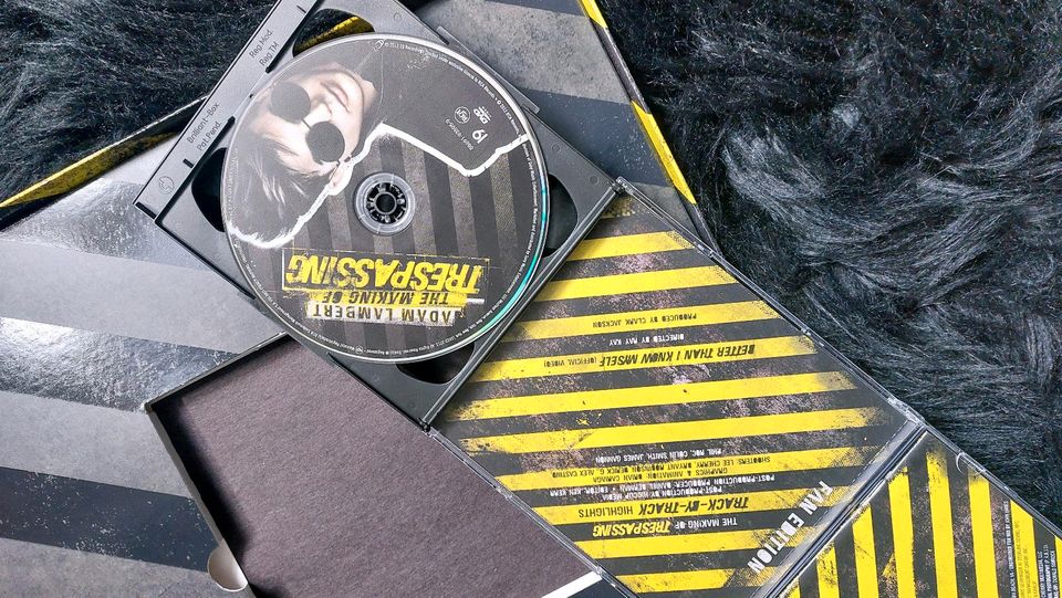 Adam Lambert Trespassing Box, CD + Vinyl + Poster in Wermelskirchen