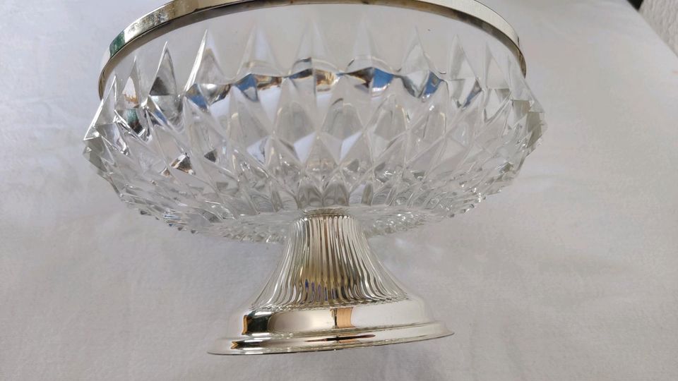 Waltherglas Diadem mit Barium Glas DDR Chrome Silber Rand und Fuß in Frankfurt am Main