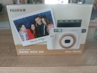 Polaroid Kamera Fujifilm inklusive Nachfüllpack Instax wide 300 Sachsen-Anhalt - Wellen Vorschau