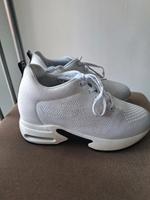Weiße Turnschuhe Bayern - Heilsbronn Vorschau