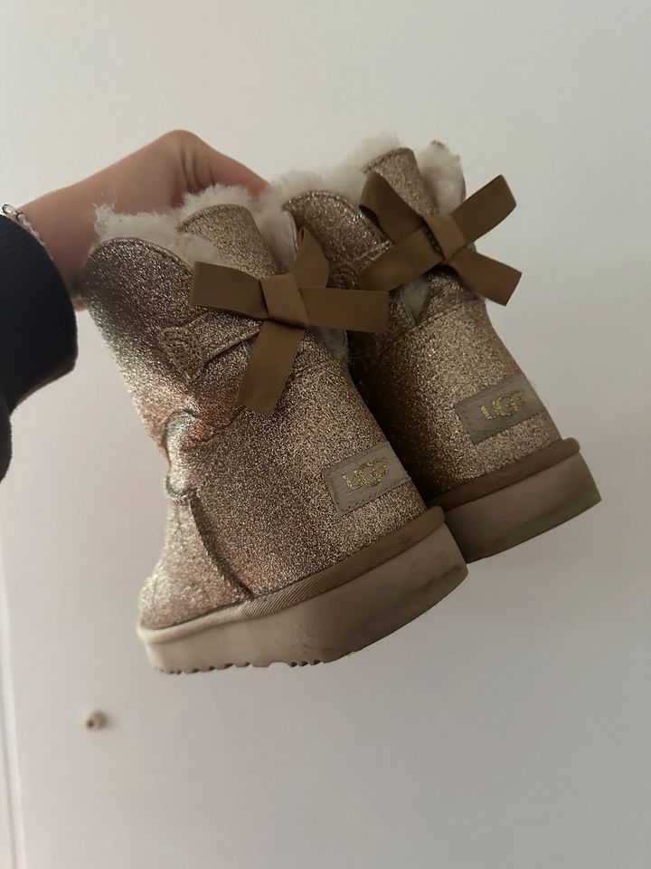 Schöne Glitzer UGGs in Karlsruhe