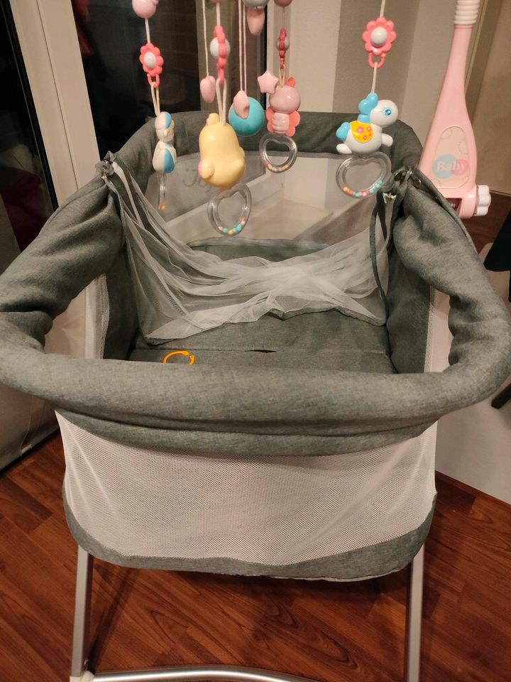 Babywiege + Schaukel Crib Mobile mit Babymusik in Neuenkirchen