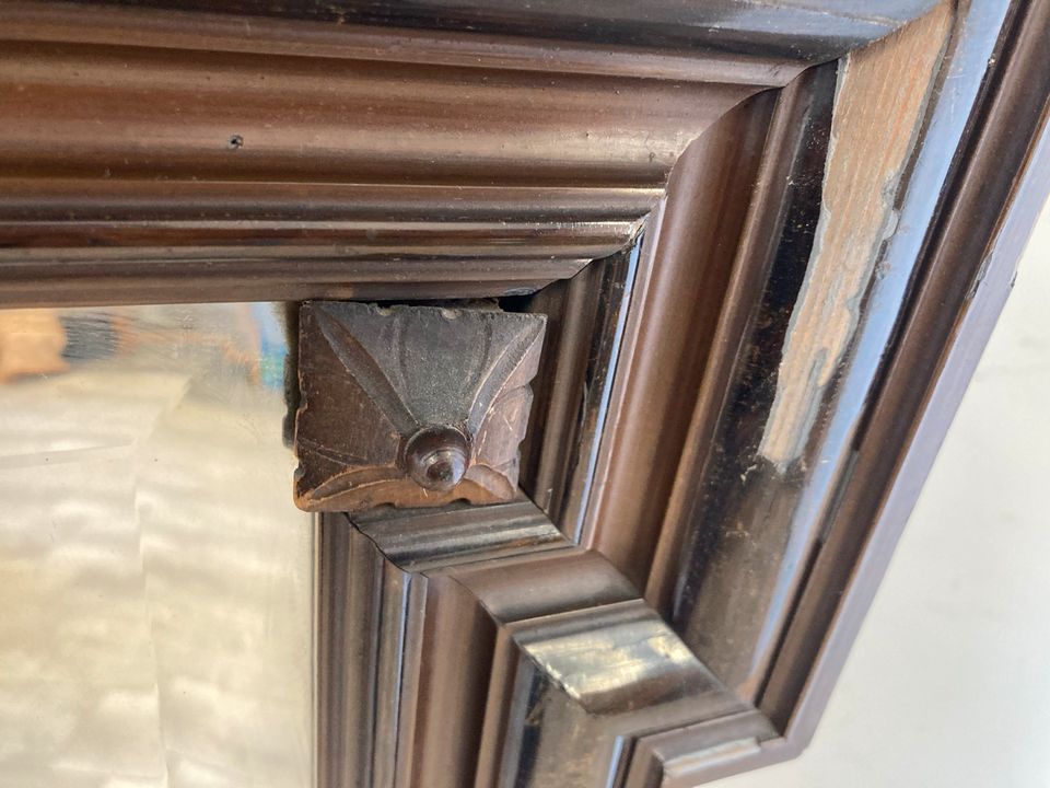 #A Wandspiegel Antik Spiegel Ornamente alt Holz Restauration DDR in Burgstädt