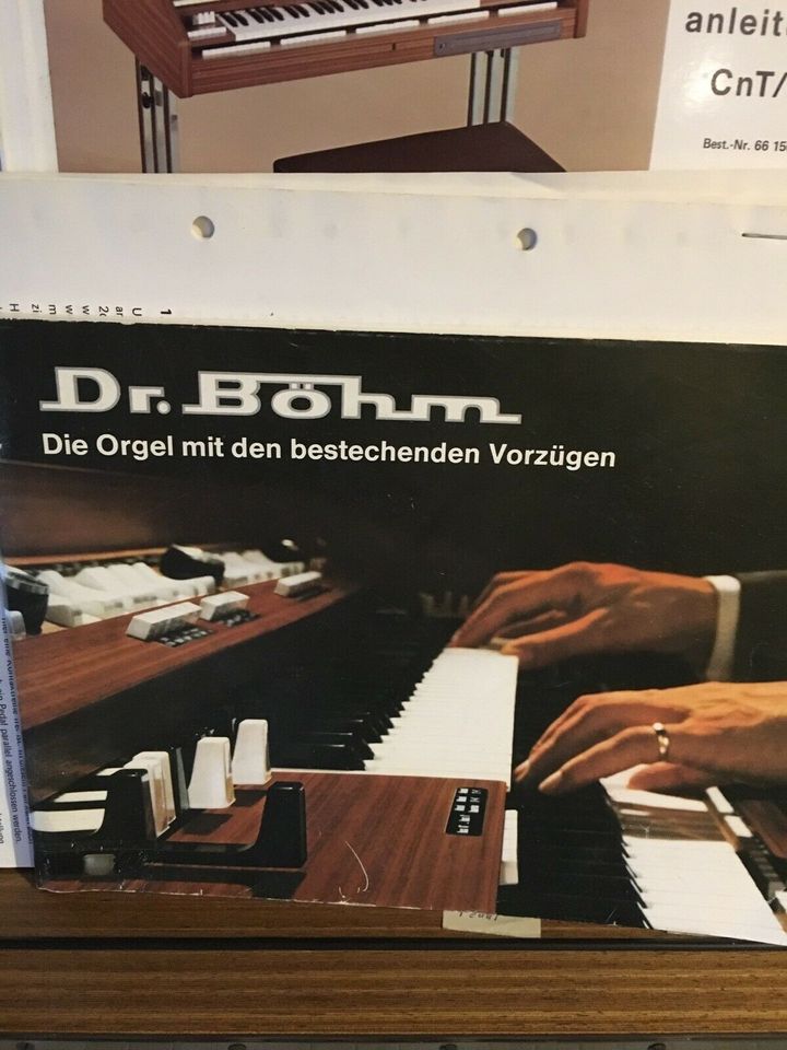 Dr. Böhm Heimorgel Orgel mit Sitzbank an Bastler in Hildesheim