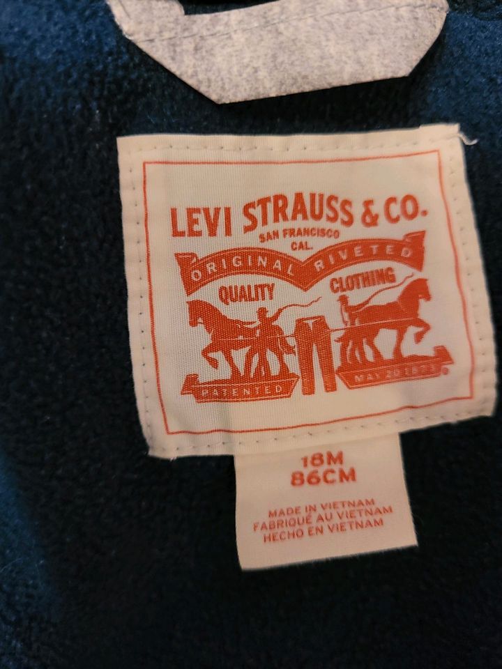 Levis Jacke Winterjacke in Neu-Isenburg