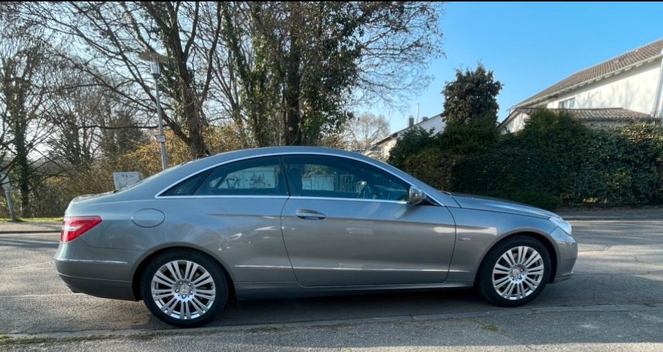 Mercedes Benz E350 CGI BlueEFFICIENCE mit Vollausstattung  Top!!! in Neckarsteinach