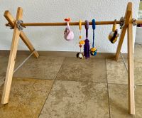 Spielbogen / Babymobilé aus Holz mit Aufhängern Nordrhein-Westfalen - Laer Vorschau