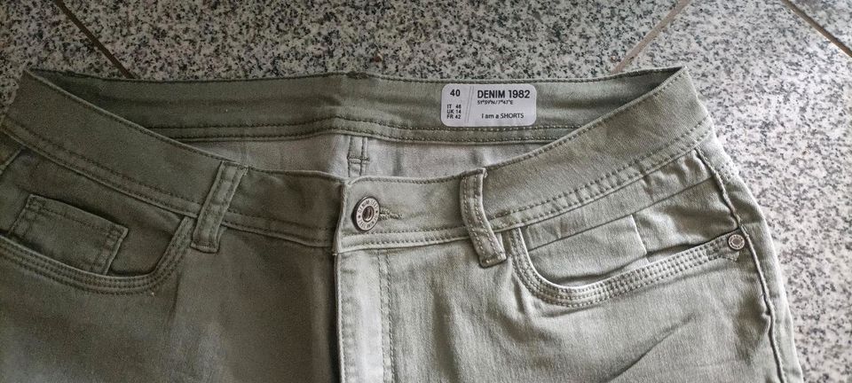 Takko kurze Shorts Stretch grün Khaki Neu Gr.40 in Recklinghausen