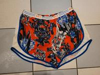 Nike Dri Fit Shorts kurze Hose Bermuda Gr. M DAMEN Sachsen-Anhalt - Schönebeck (Elbe) Vorschau