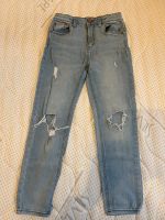 Jeans hellblau mit Löchern Größe 140 Berlin - Pankow Vorschau