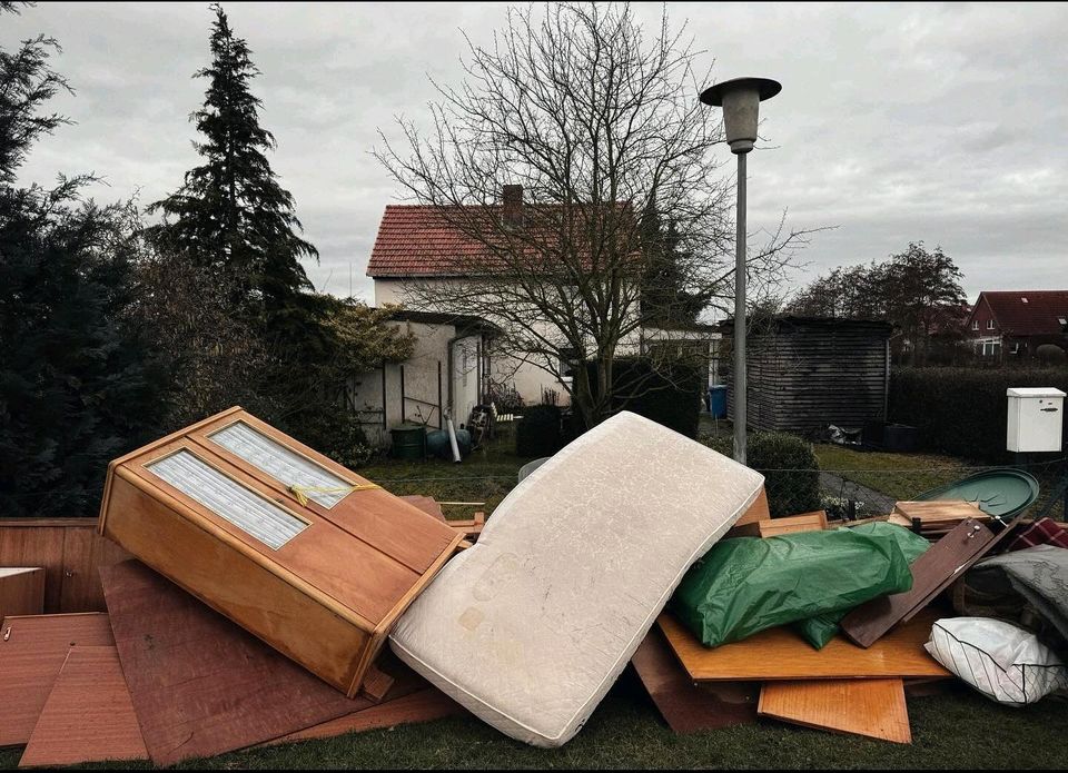 Wohnungsauflösung • Entrümpelung • Wir entrümpeln für Sie ! in Wuppertal