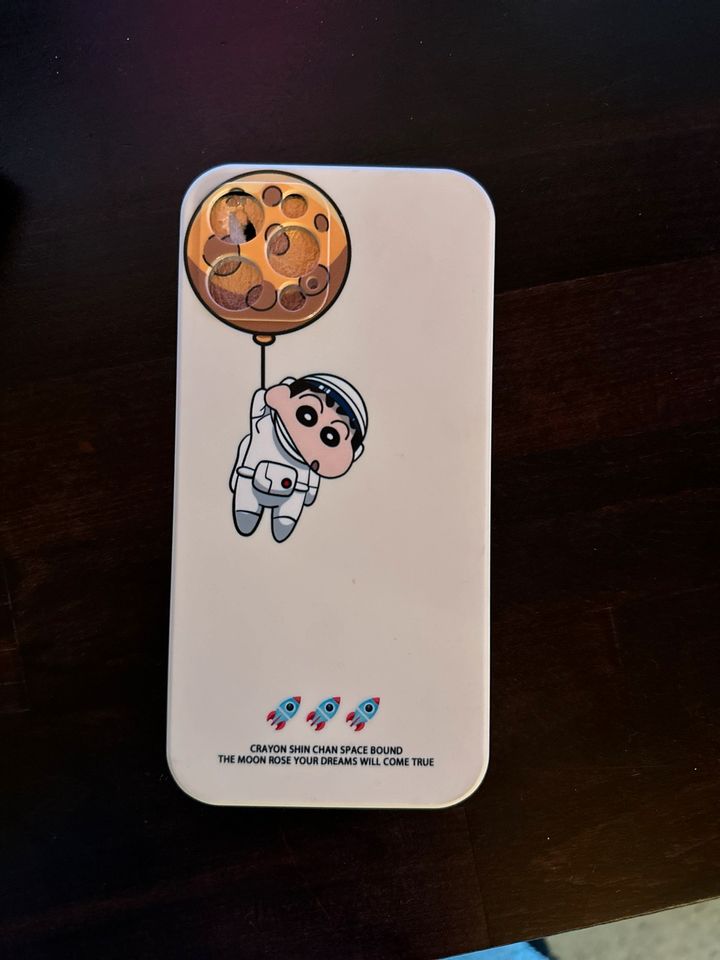 iPhone 12 Pro Hülle Crayon Shin Chan in Aalen