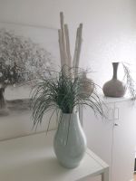 Vase, modern 40cm hoch,hell mintgrün, mit hell mintgrünem Gesteck Nordrhein-Westfalen - Xanten Vorschau