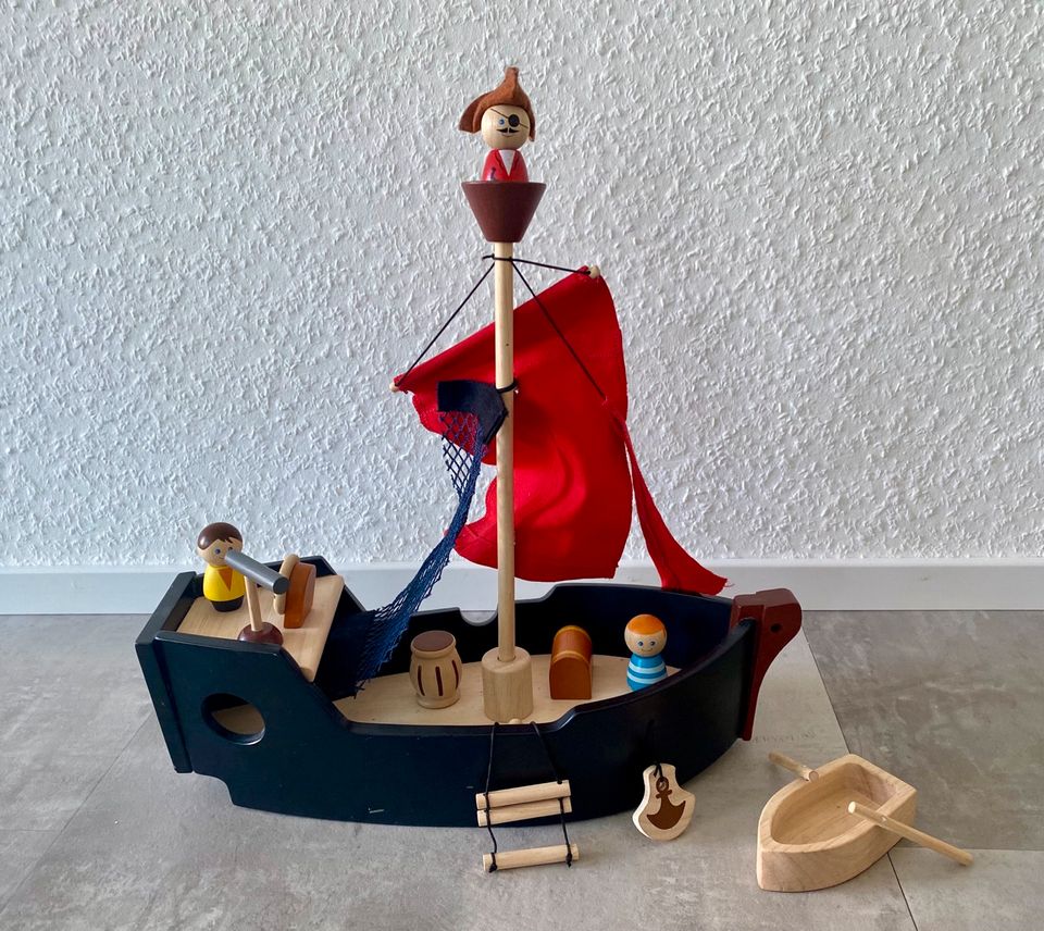 Hochwertiges Piratenschiff aus Holz (Neupreis 80€) in Stuttgart