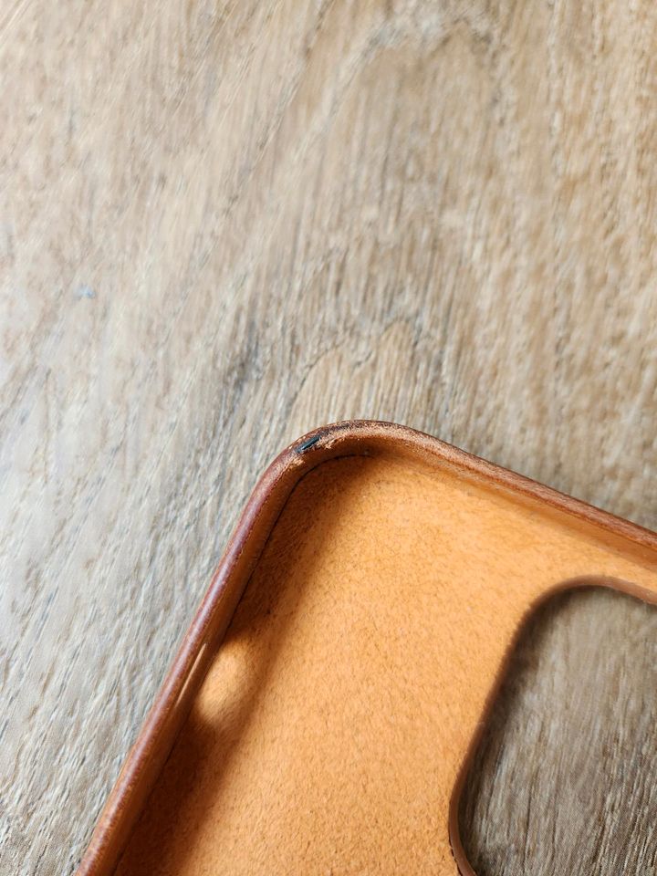 iPhone 13 Pro Leather Case Golden Brown in Delbrück