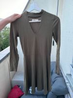 Olivgrünes Jerseykleid von Hollister in Größe S Berlin - Charlottenburg Vorschau