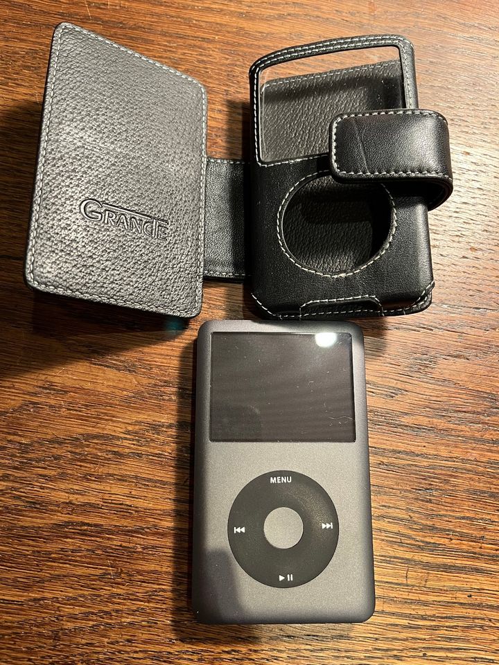 Apple ipod classic 160 gb schwarz in Rosbach (v d Höhe)