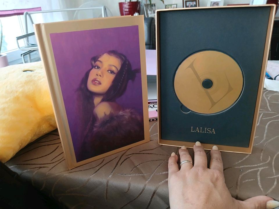 Blackpink Lalisa first Single Album + Fanbuch in Hessisch Oldendorf