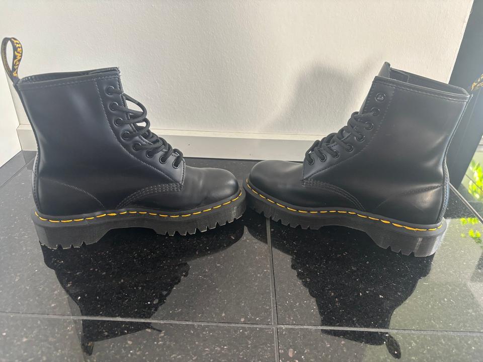 Dr. Martens 1460 Bex Stiefel schwarz, Gr. 38 in Forst