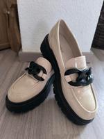 Damen Halbschuhe Loafer schwarz beige Lack Gr. 39 Hessen - Langenselbold Vorschau