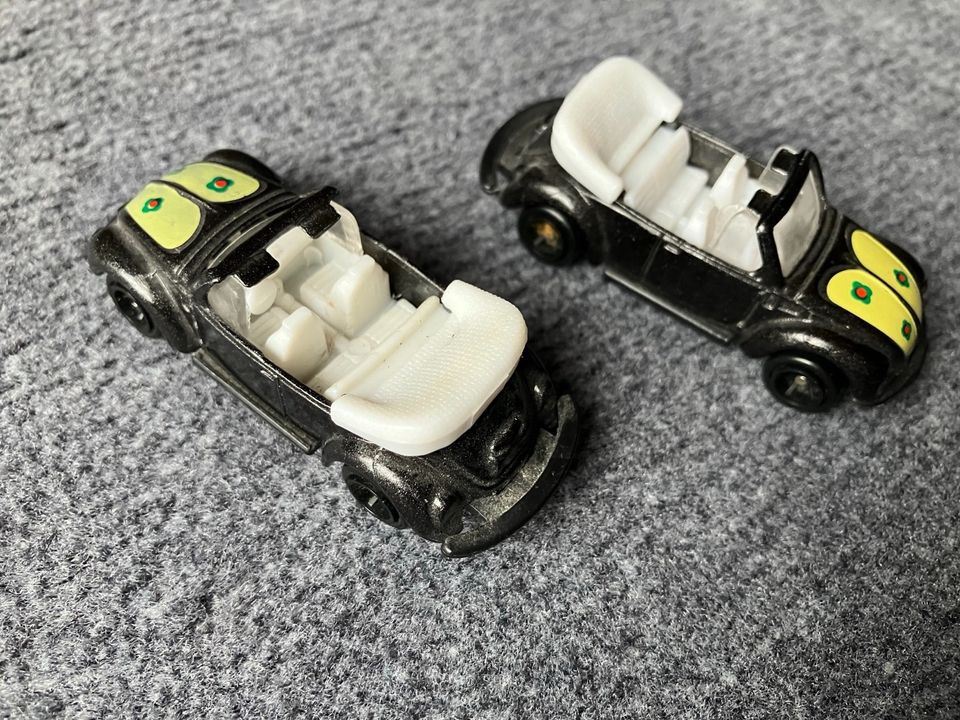 2x VW Käfer Cabrio Modellauto Prilblumen Beetle schwarz gelb 1303 in Osloß