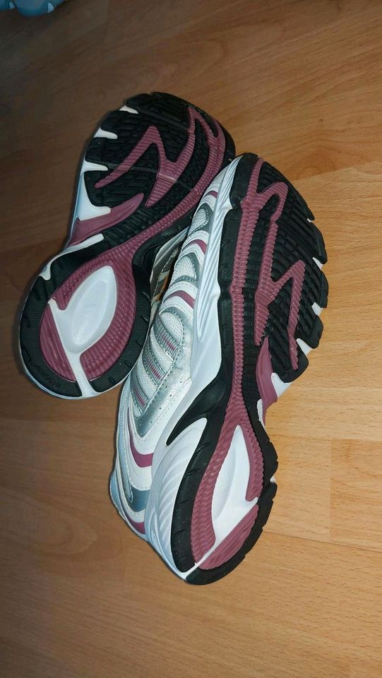 Adidas Sneaker Gr. 37, neu in Neckartenzlingen
