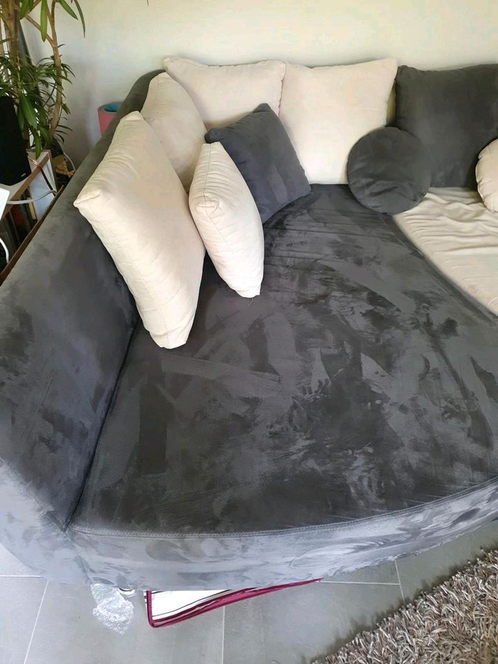 Großes 2-teiliges Sofa (xxxlutz) in Nürnberg (Mittelfr)